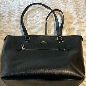 Coach Black Leather lined bag